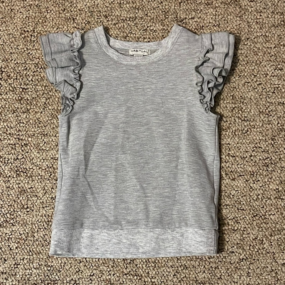 Habitual Kids Flutter/ruffle sleeve sweater top size 5/6 EUC